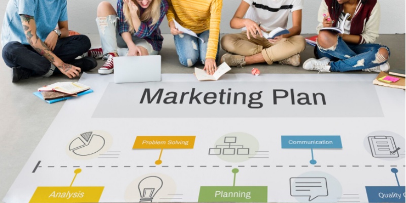 perbandingan jenis jenis channel digital marketing freepik