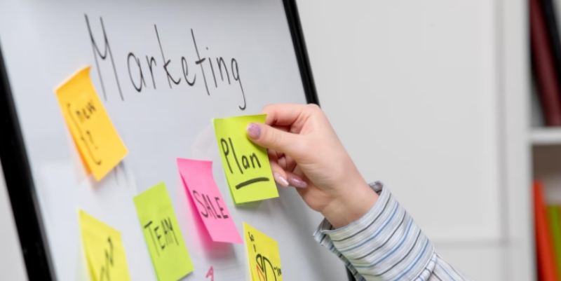 perbandingan jenis jenis channel digital marketing freepik